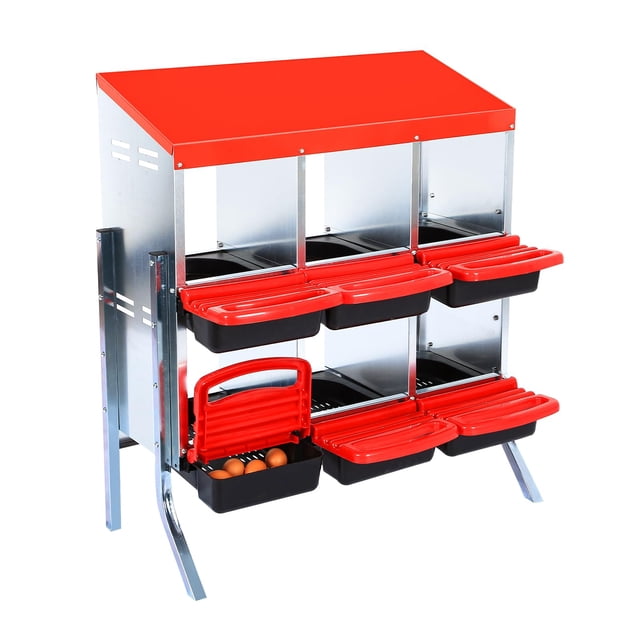 yeshouse nidos para gallinas ponedoras, caja metálica roja de 6 compartimentos con patas de soporte, vista frontal 3/4 con techo inclinado; estructura de acero galvanizado, seis cubetas negras extraíbles y perchas abatibles rojas, orificios de ventilación laterales y cubeta inferior abierta con huevos visibles; diseño compacto para montaje en suelo o pared, suele usarse también para organizar huevos durante traslado.