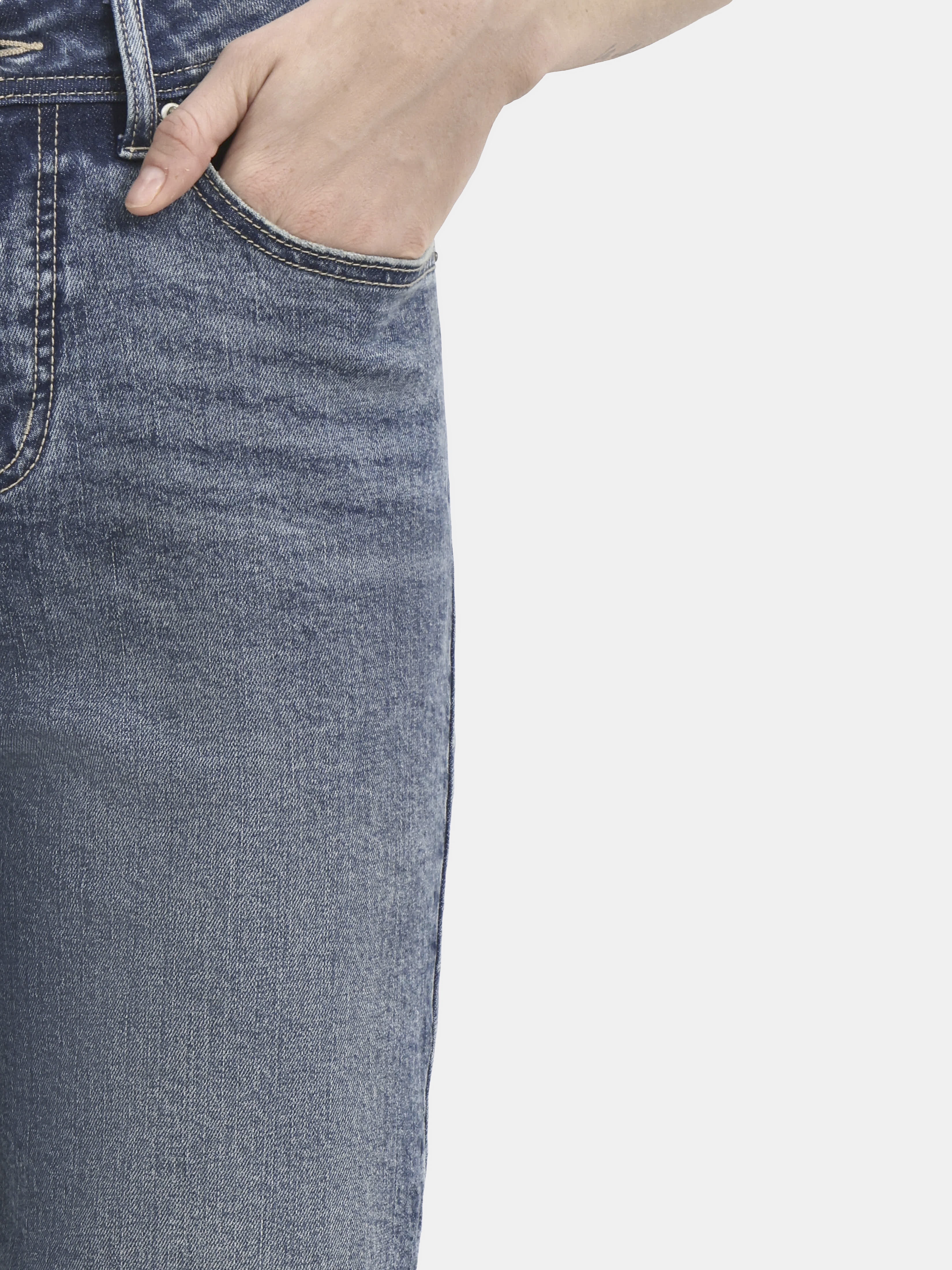 Time and Tru Women's and Women’s Plus High Rise Relaxed Boyfriend Jeans, Sizes 0-28W