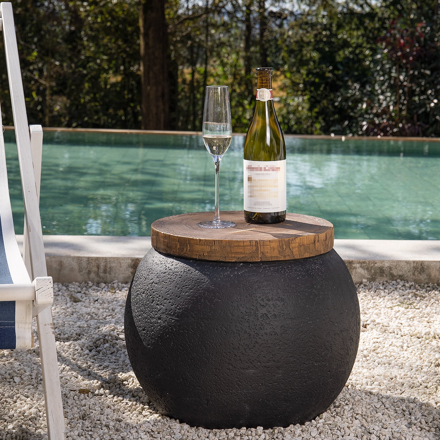 Outdoor trunk 2024 coffee table
