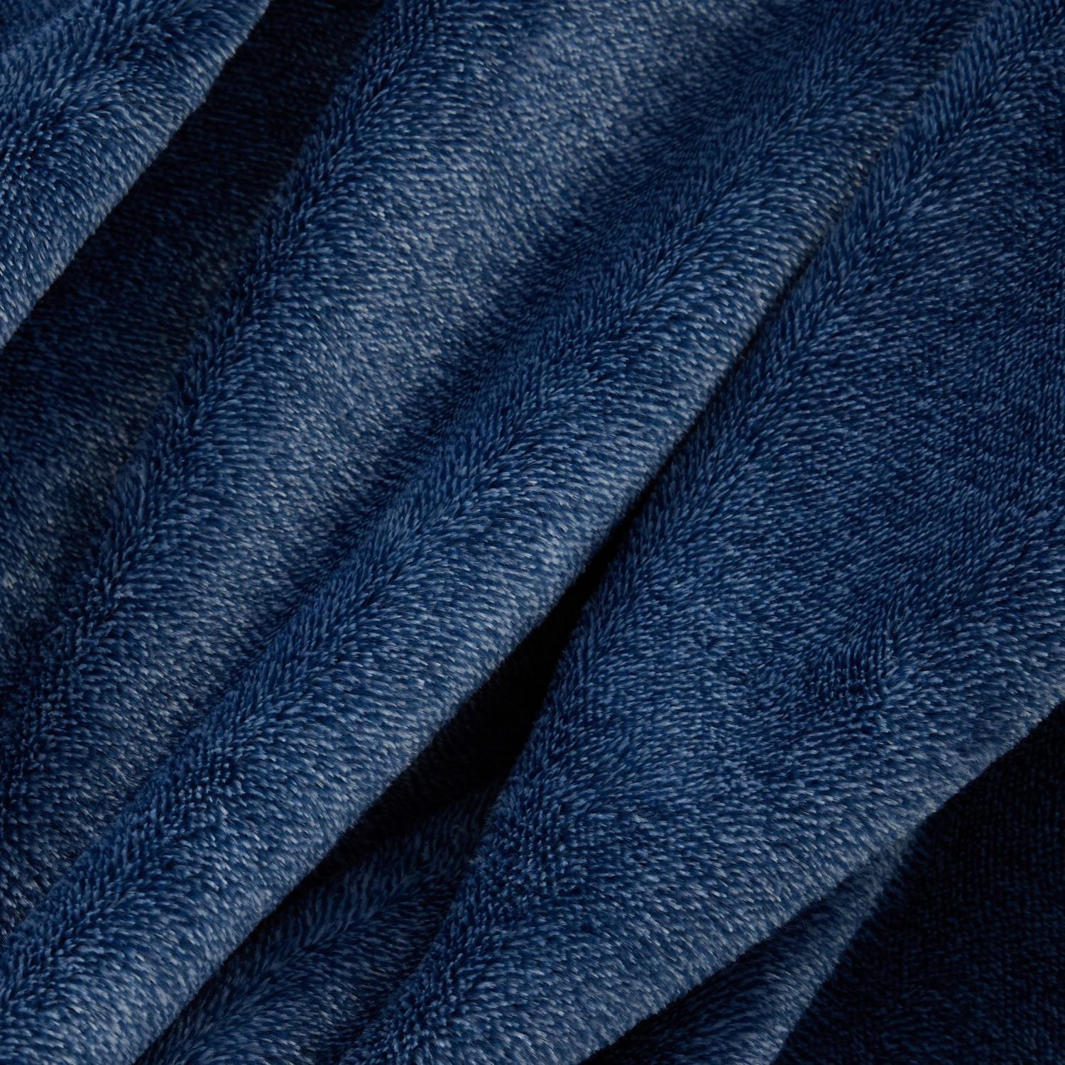 ECO PLUSH OVERSIZED THROW