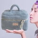 thumbnail image 5 of Organizador de cosméticos de viaje Bolsa de cosas Bolsa de maquillaje peluda para mujeres y niñas (Azul L), 5 of 6