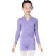thumbnail image 1 of Conjunto de dos piezas de jersey de cuello en V de color liso para niños, camiseta de capa base de punto, suéter de manga larga, capa base y pantalones cortos de punto, top de poliéster para niños., 1 of 4