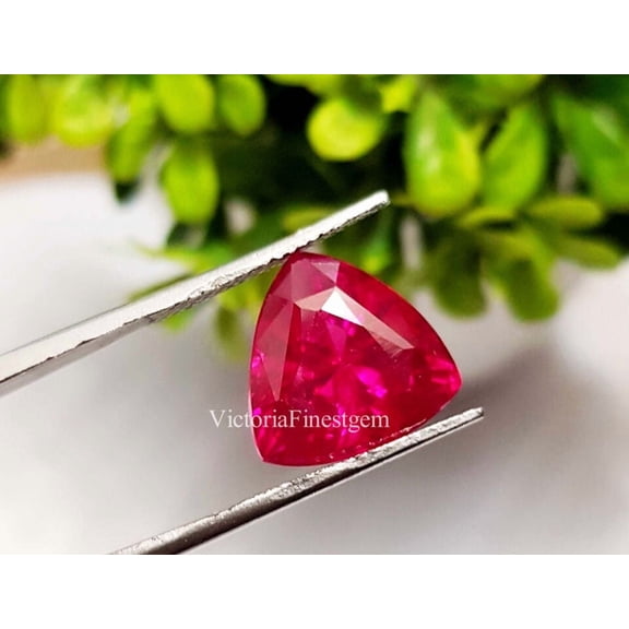 Loose Gemstone 10.20 Ct Lab Grown Red Ruby Trillion Shape Ring Size For Extra Gift