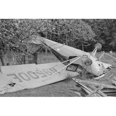 Canvas Print Airplane Wreck Bad Landing Accident Plane Crash Stretched Canvas 10 x (10 Best Plane Landings)