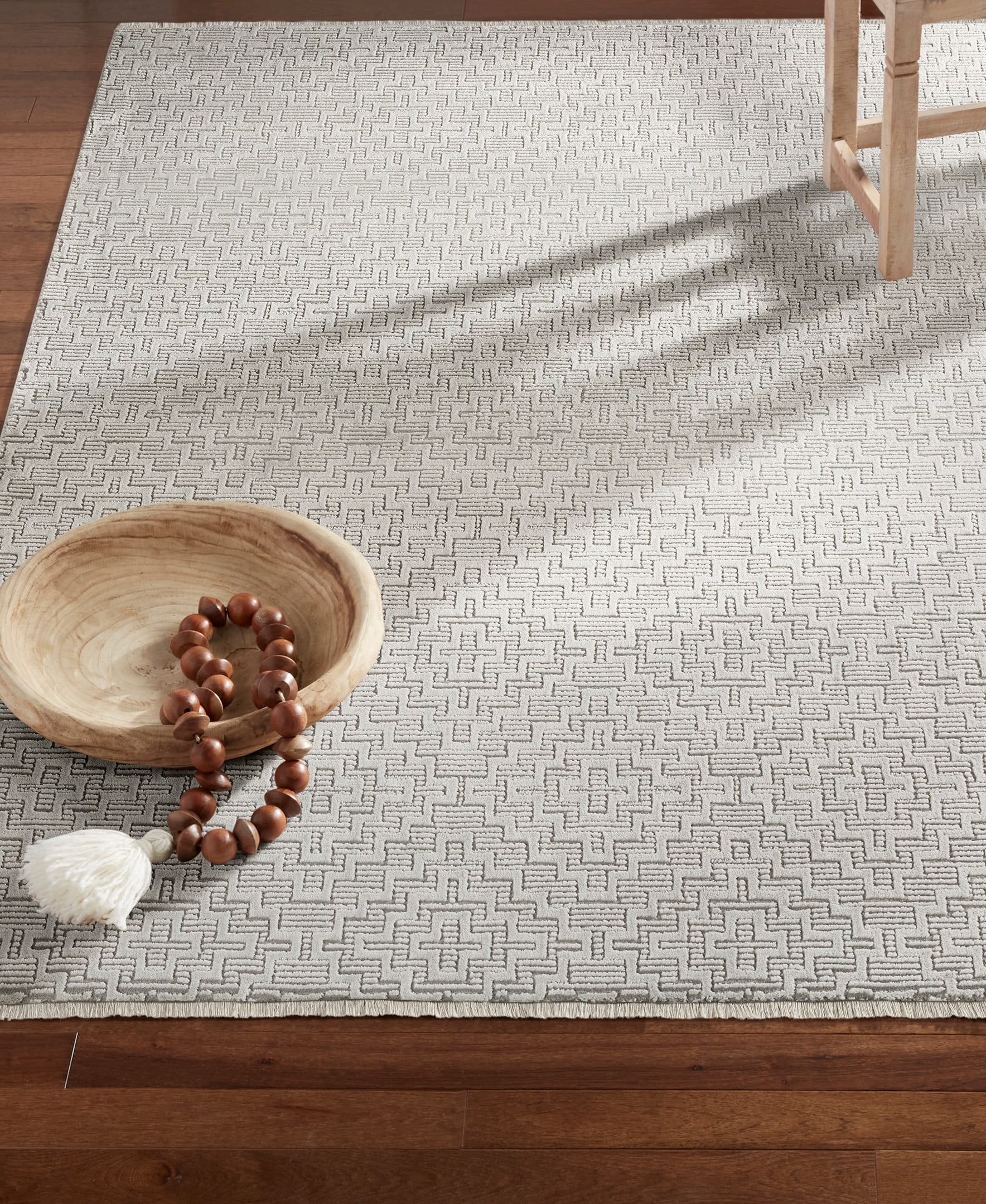 TOWN & COUNTRY LUXE Tretta Modern Geo Area Rug with Plush High-Low Texture, Grey, 6'6"x9'6"