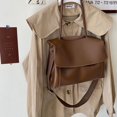 thumbnail image 2 of Bolsos de mano de alta gama para mujer, gran capacidad, diseñador de lujo, nueva tendencia 2023, versión coreana, bolso de mano retro para viajes, 2 of 5