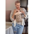 thumbnail image 2 of Portabebés BabyBjörn Beige Leopardo de Algodón, 2 of 5