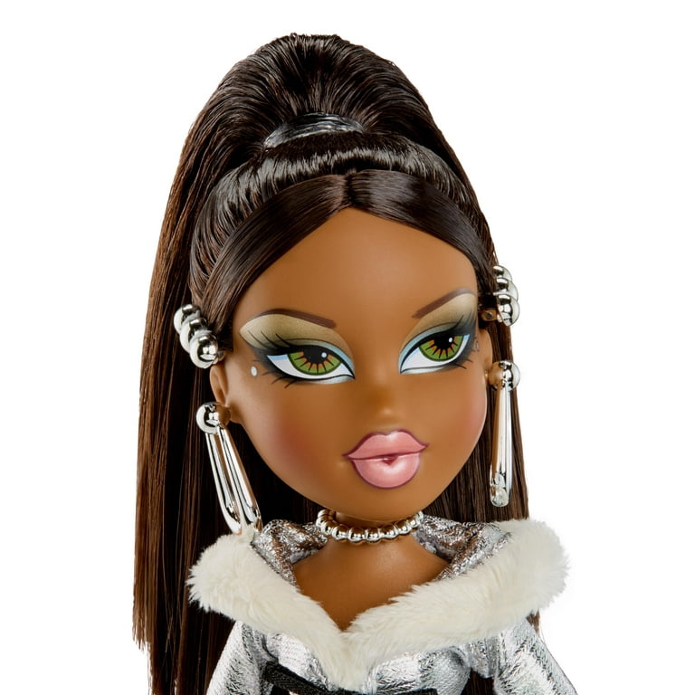 Bratz Charmz Sasha Fashion Doll with Collectible Charm Bracelet