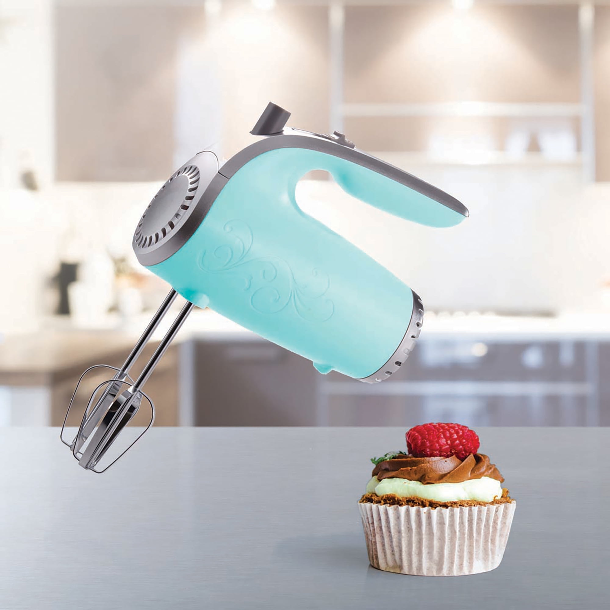 Brentwood New Lightweight 150-Watt 5-Speed Electric Hand Mixer (Blue)