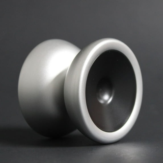 YoYoFactory Edgeless Fingerspin Yo-Yo - Finger Spin Caps - Signature Model YoYo for World Champion Evan Nagao (Silver with Black Cap)
