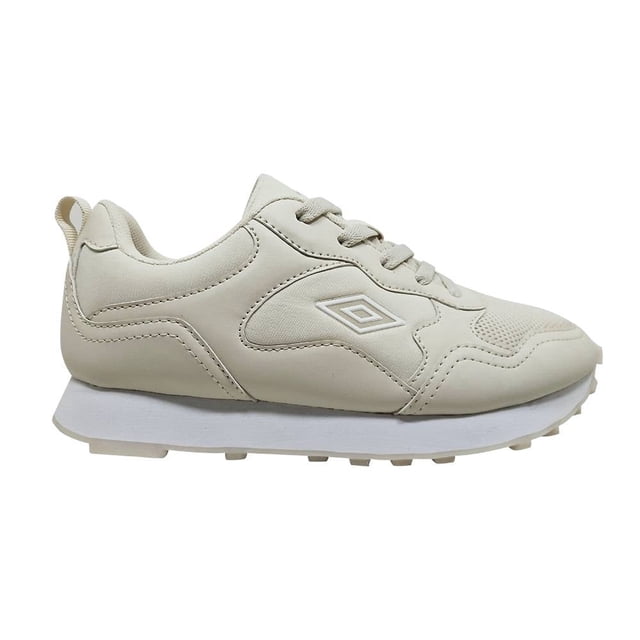 tenis umbro talla 23 crema perfil lateral derecho, zapatilla deportiva de lona y sintético con ojales de metal y detalle de cordones, logo Umbro en costado, plantilla acolchada y forro transpirable, suela de goma vulcanizada antideslizante blanca con dibujo de tracción. Suele usarse también como zapatilla casual para caminatas cortas.