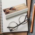 thumbnail image 4 of Sueños de Fuga Estuche Rígido para Gafas de Cuero PU Protector con Forro de Felpa Premium Suave para Hombres y Mujeres, 4 of 6