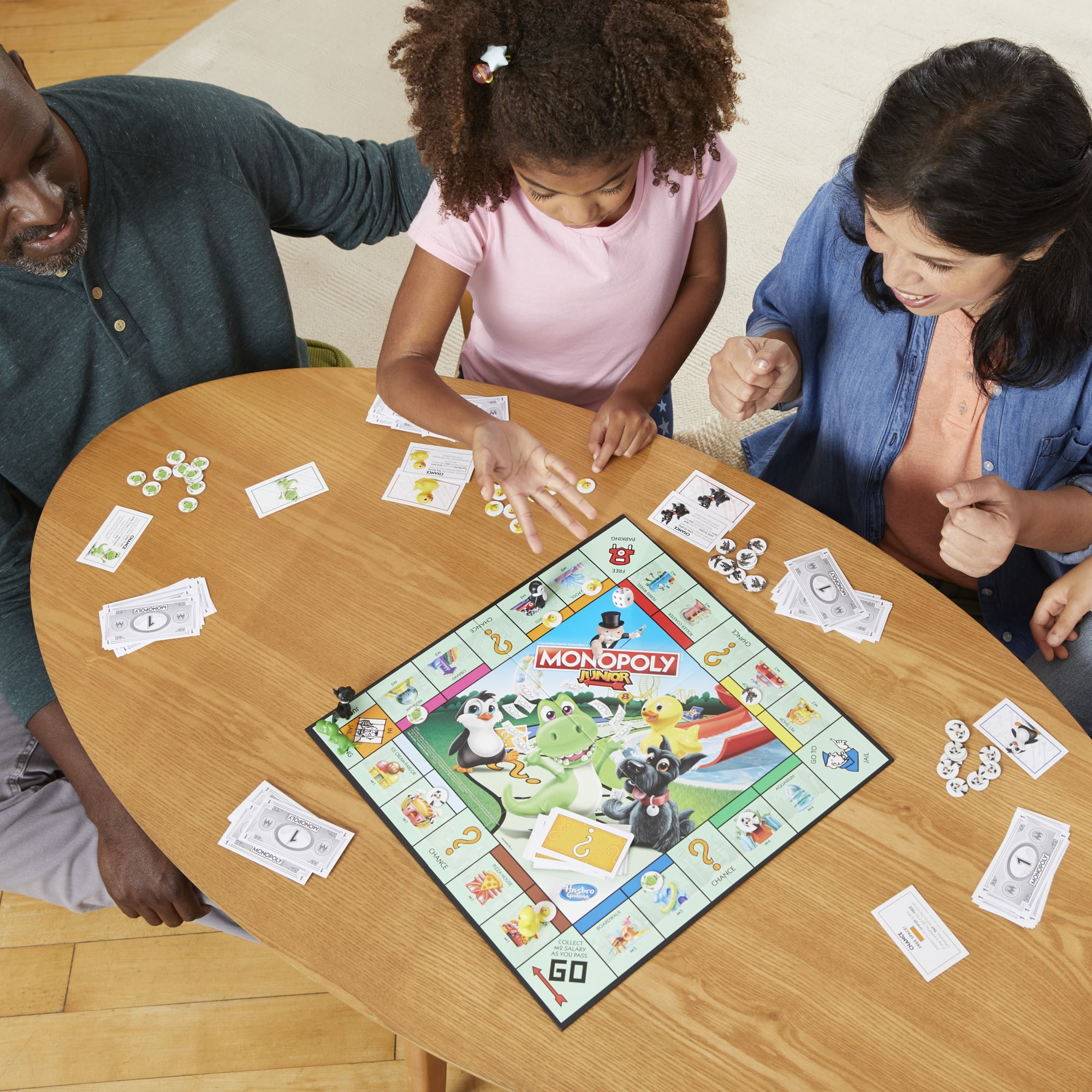 Monopoly Junior Game for 2 to 4 Players, Board Game for Kids Ages