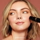 thumbnail image 2 of Rubor en barra Nudestix Nudies: rubor en crema 3 en 1 para mejillas, ojos y labios con brocha incorporada | Acabado mate suave para un rubor natural | Maquillaje limpio, vegano y fácil de llevar (Suns, 2 of 6