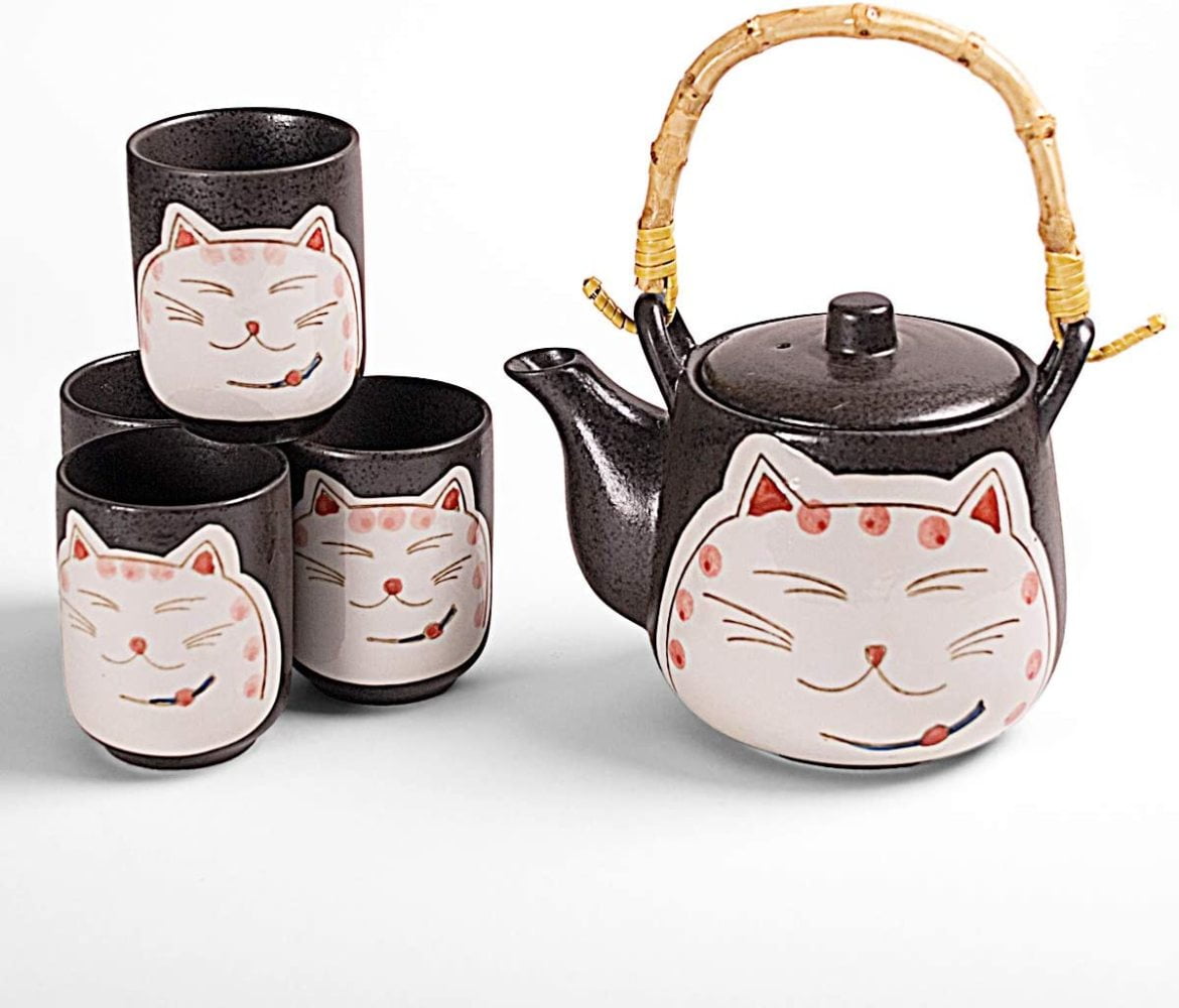 Hinomaru Collection Japanese Neko Cat Kitten Design Tea Set Ceramic Teapot with Strainer Rattan Handle and 4 Tea Cups