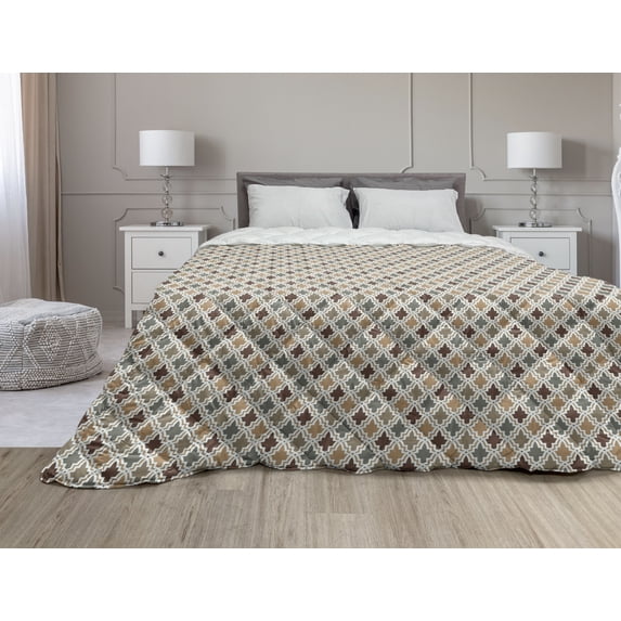 Geometric Down Alternative Comforter, Japanese Interlocking Pattern with Circles and Flower Blooms Far, Microfiber Quilt for All Season, 5 Sizes, Multicolor, by Ambesonne