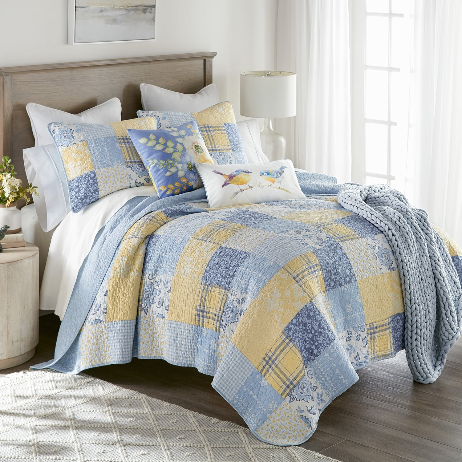 Donna Sharp Spring Flowers King Pieced Cotton 3PC Quilt Set
