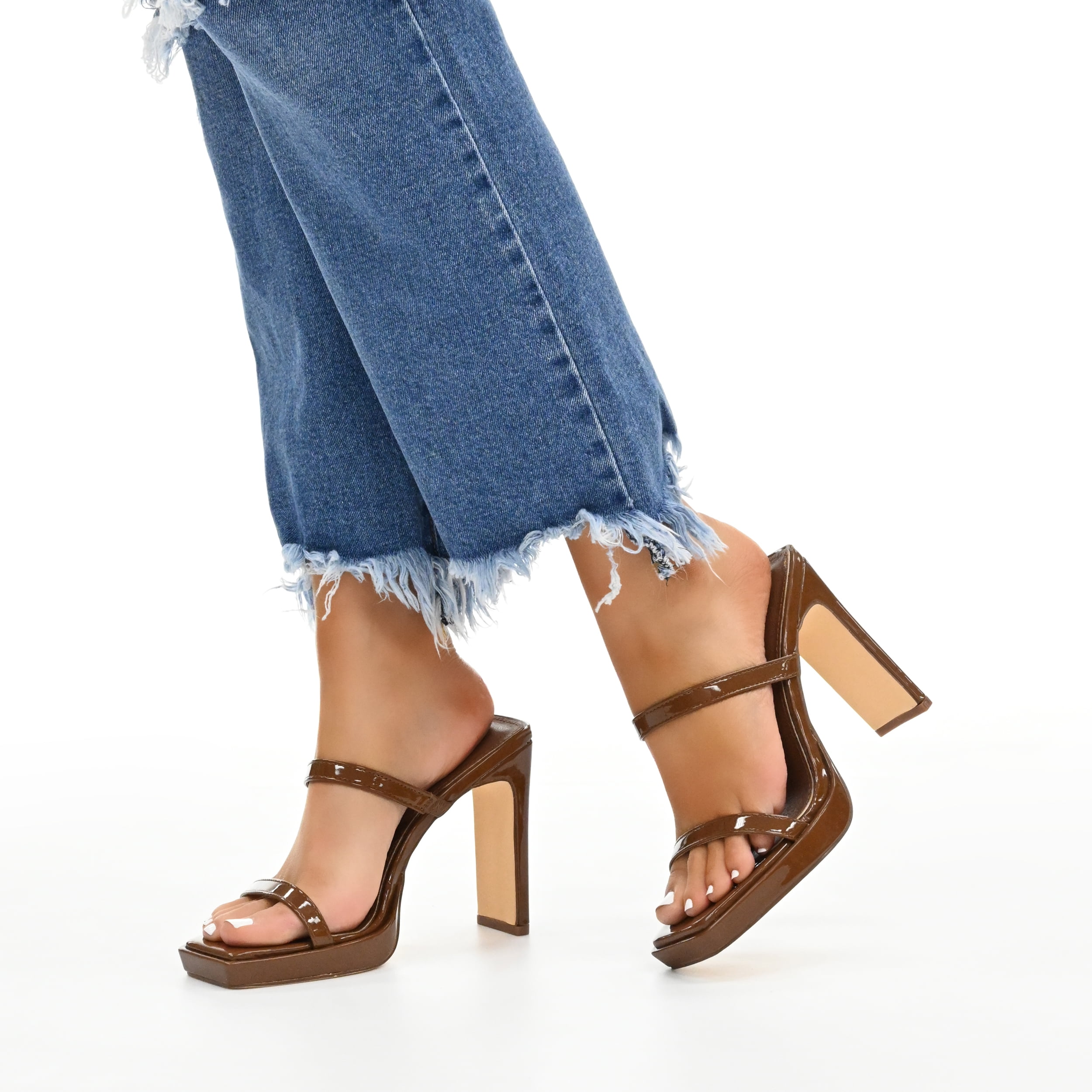 Journee Collection Womens Naivee Tru Comfort Foam Open Square Toe Platform Heel Sandals