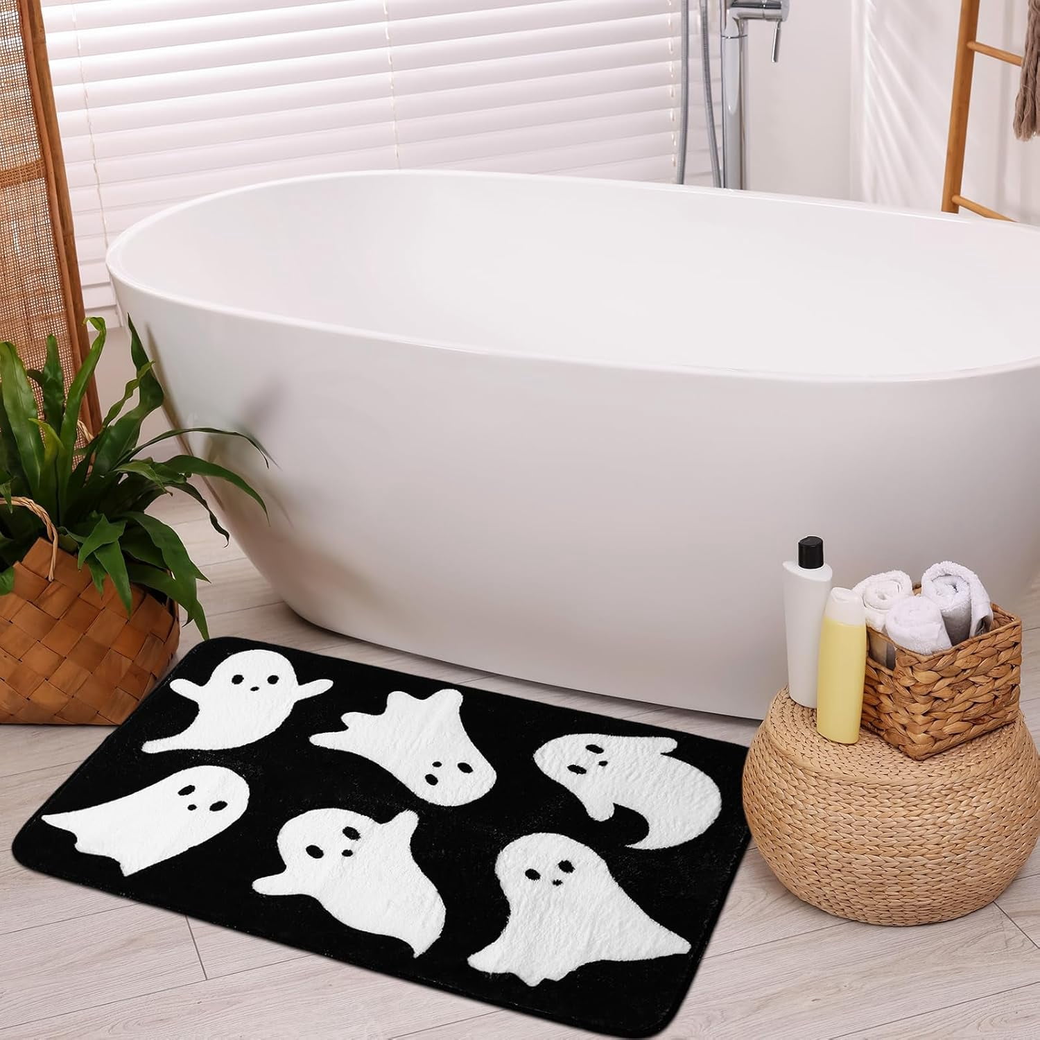 Halloween Ghost Bathroom Rug Cute Spooky Halloween Bathroom Decor Non Slip Halloween Bath Mat Machine Washable Ghost Shower Floor Mat Halloween Rug for Bathroom Home Decor(Black, White)