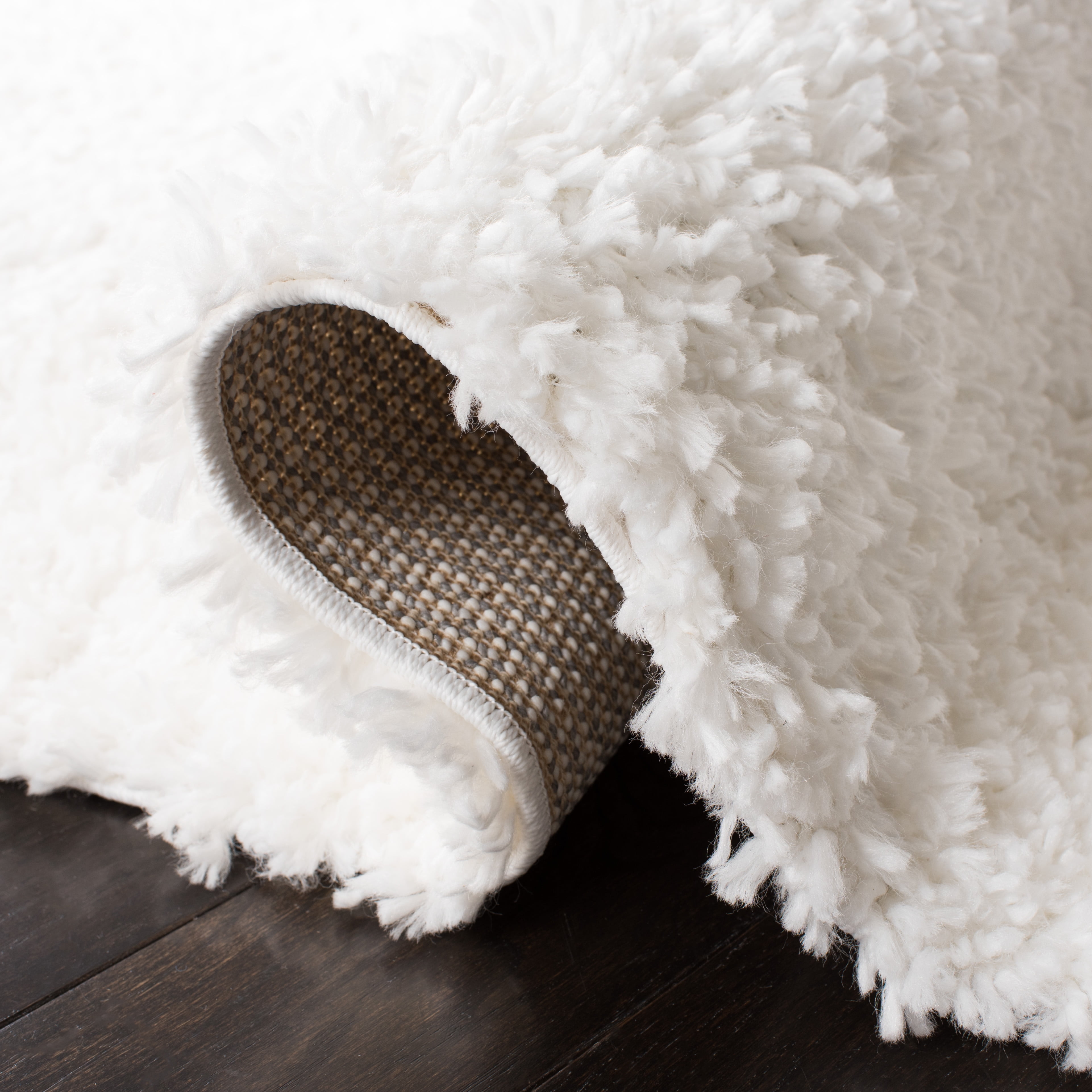 SAFAVIEH August Sophia Solid Shag Area Rug, White, 4' x 6'