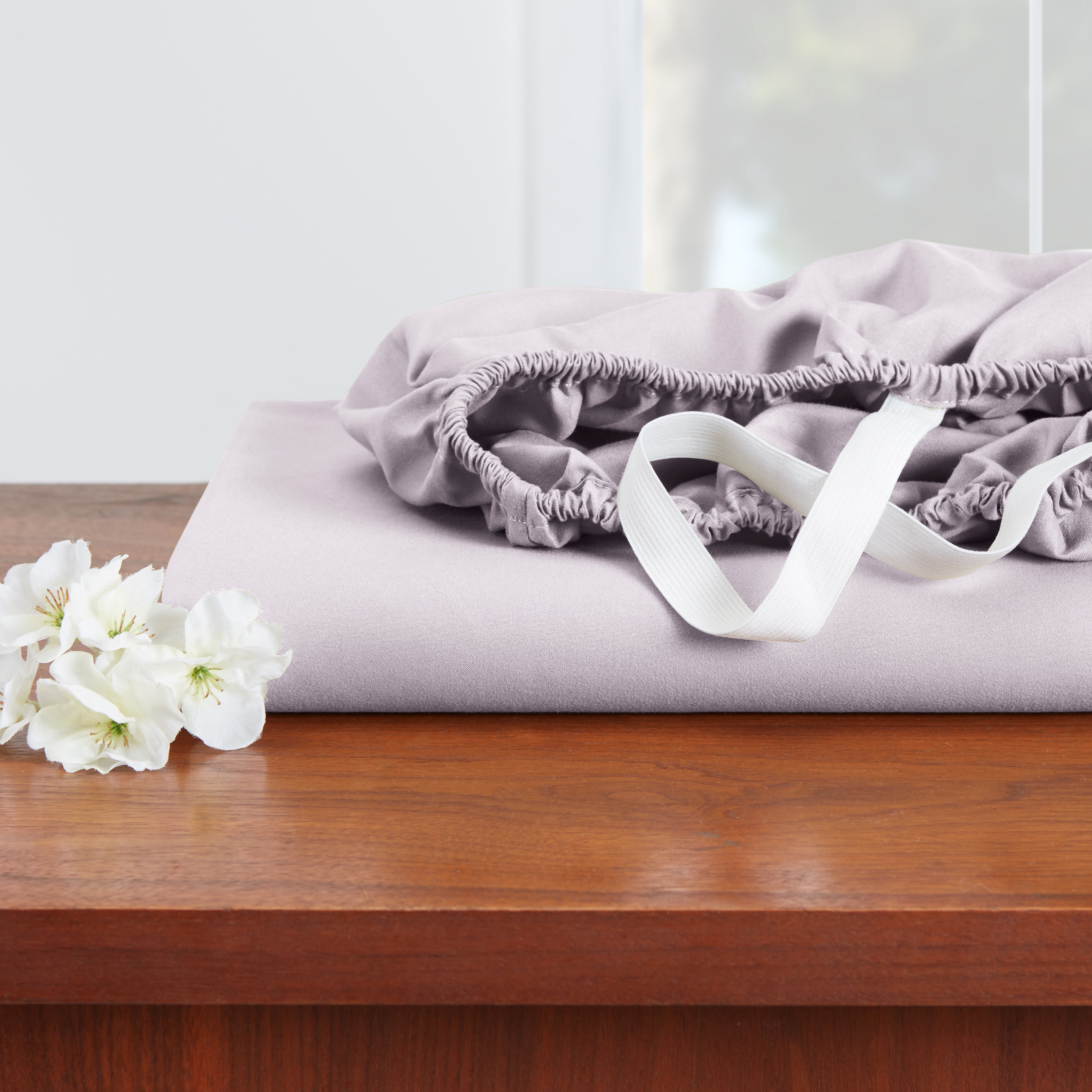 Hearth & Harbor Deep Pocket 4 Piece Solid Bed Sheet Set, 1800 Thread Count Microfiber Sheets, Queen, Gray Lavender