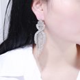 thumbnail image 3 of Pendientes largos con borlas incrustadas de diamantes de moda europea y americana, pendientes largos con borlas de diamantes con clip de cadena exagerado, pendientes de diamantes con destellos, 3 of 6