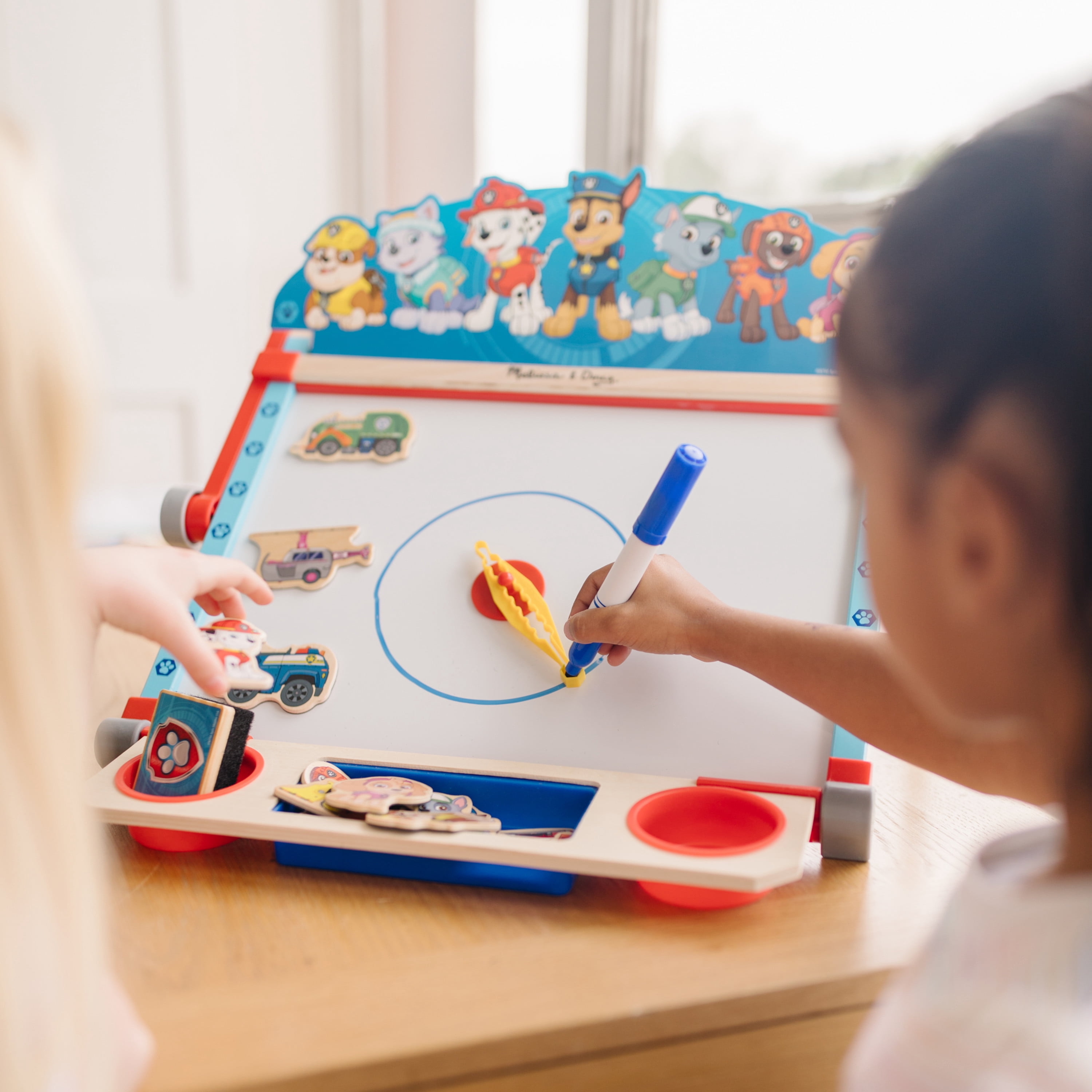 Melissa & Doug PAW Patrol Wooden Double-Sided Tabletop Art Center Easel (33 Pieces)
