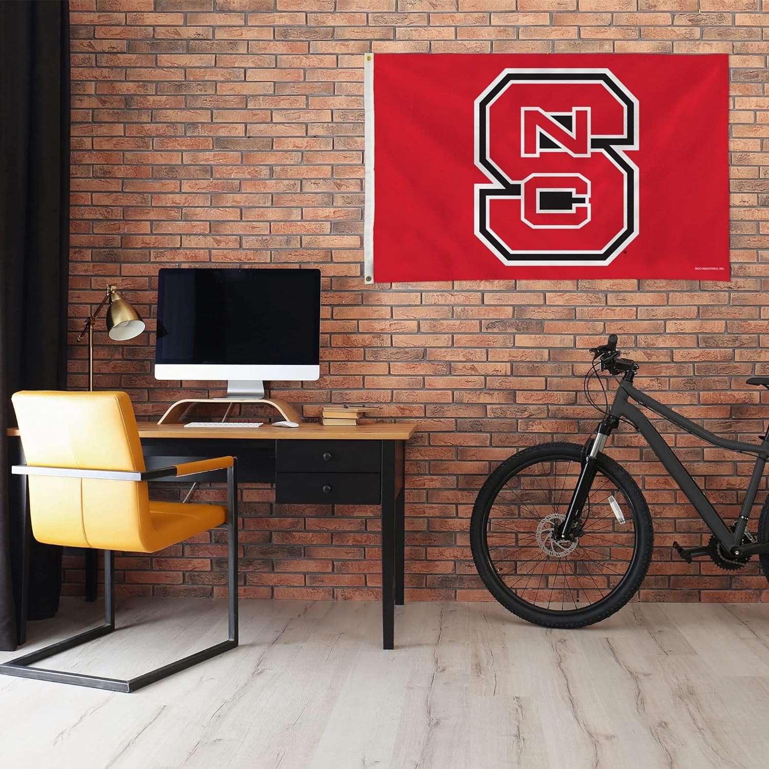 NC St. Univ Indoor / Outdoor 3x5 Banner Flag