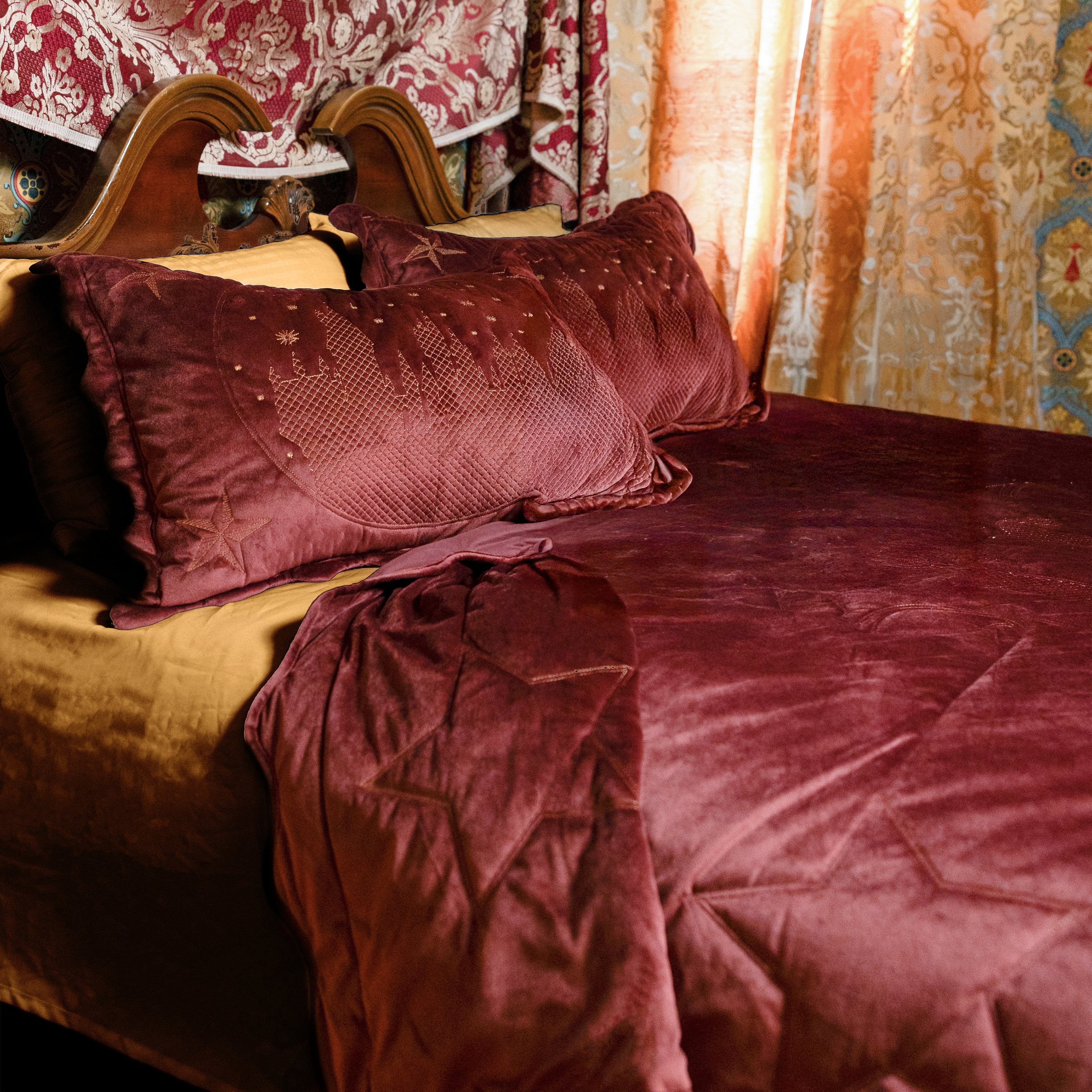 Harry Potter Golden Hogwarts 3 Piece Full/Queen Bedding Set for All Ages