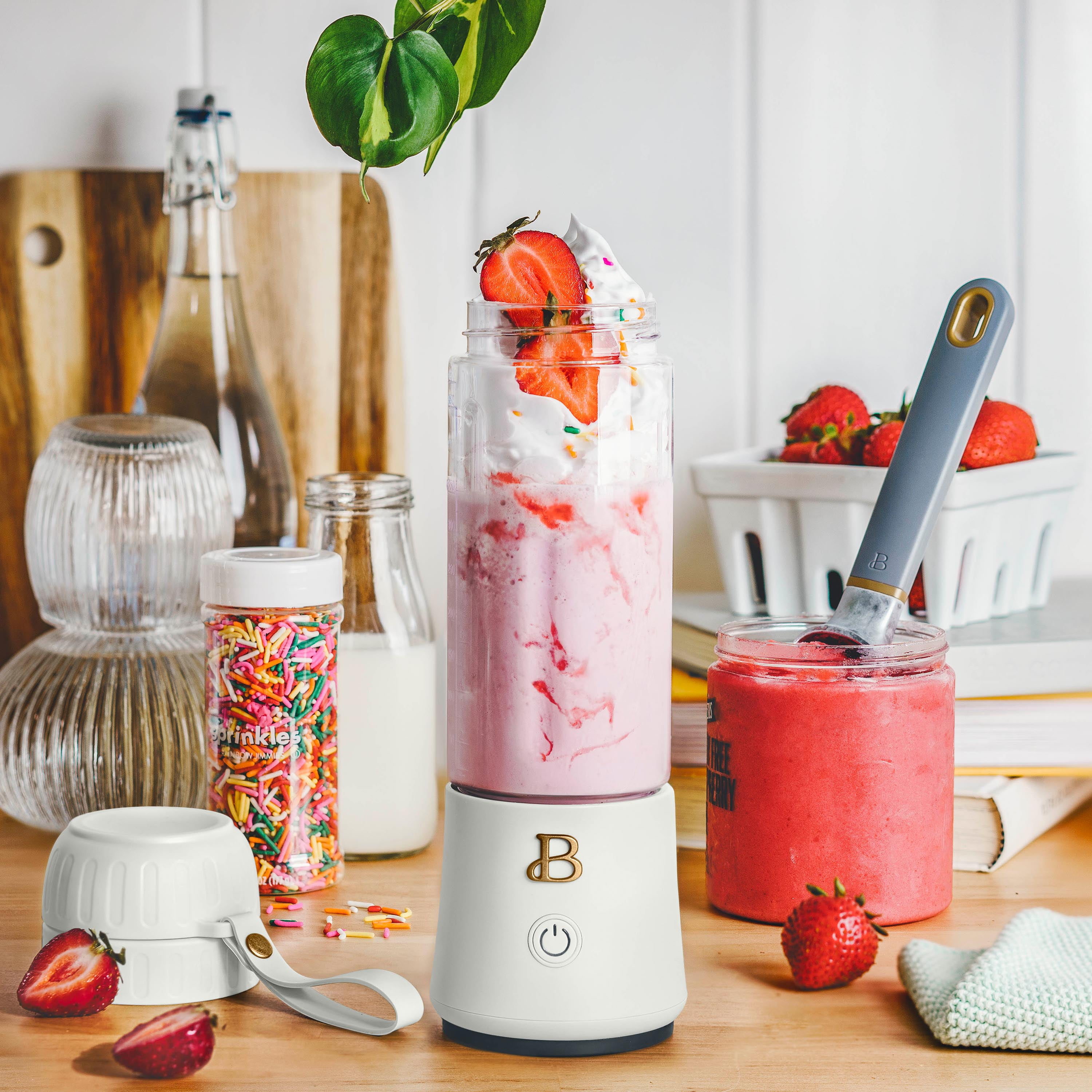 Beautiful Portable to-Go Blender 2.0, 70 W, 16 oz, White Icing by Drew Barrymore