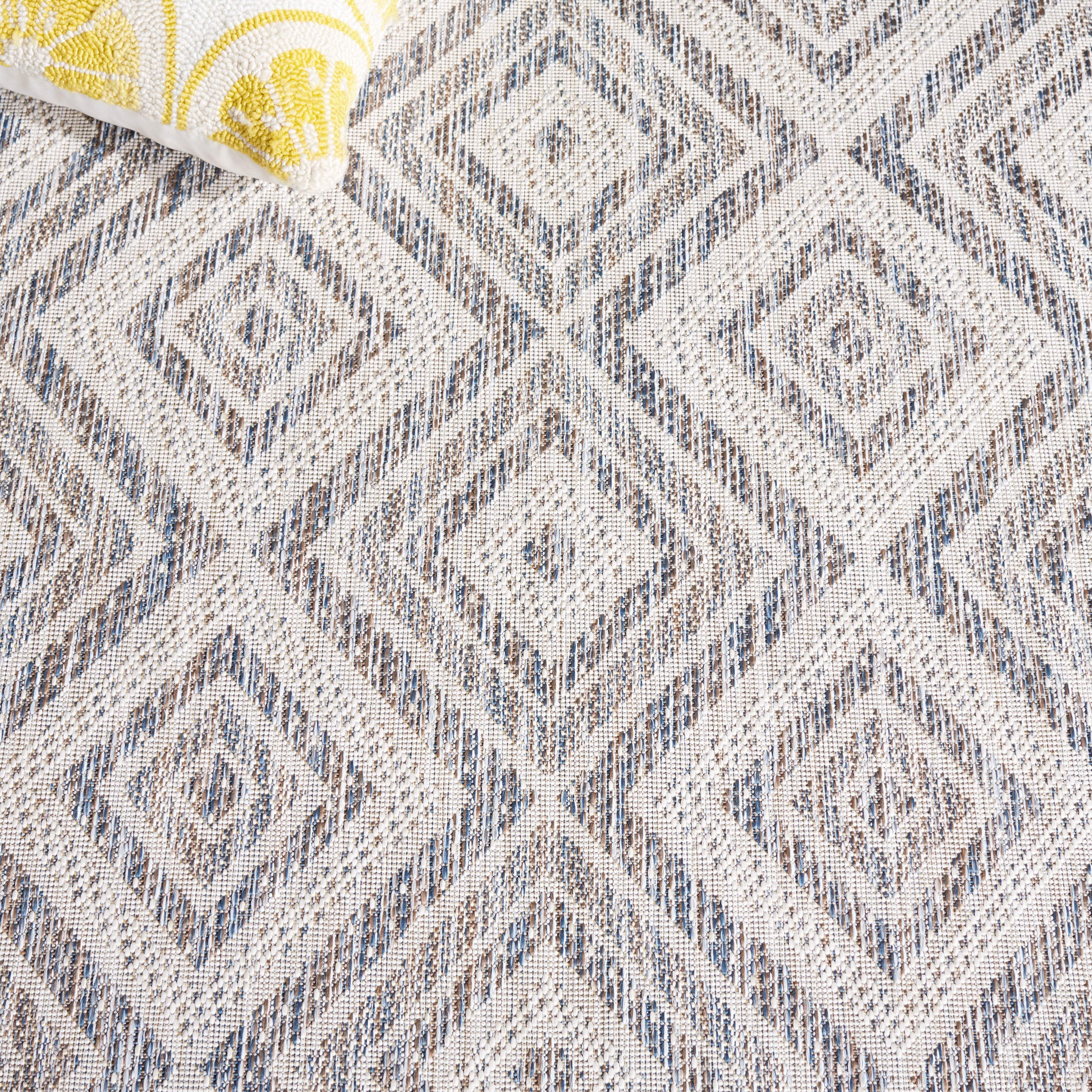 SAFAVIEH Courtyard Wyatt Geometric Indoor/Outdoor Area Rug, Ivory Blue/Beige, 5'3" x 7'7"