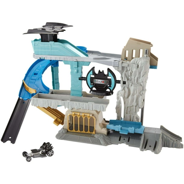 Hot Wheels DC Batcave Playset