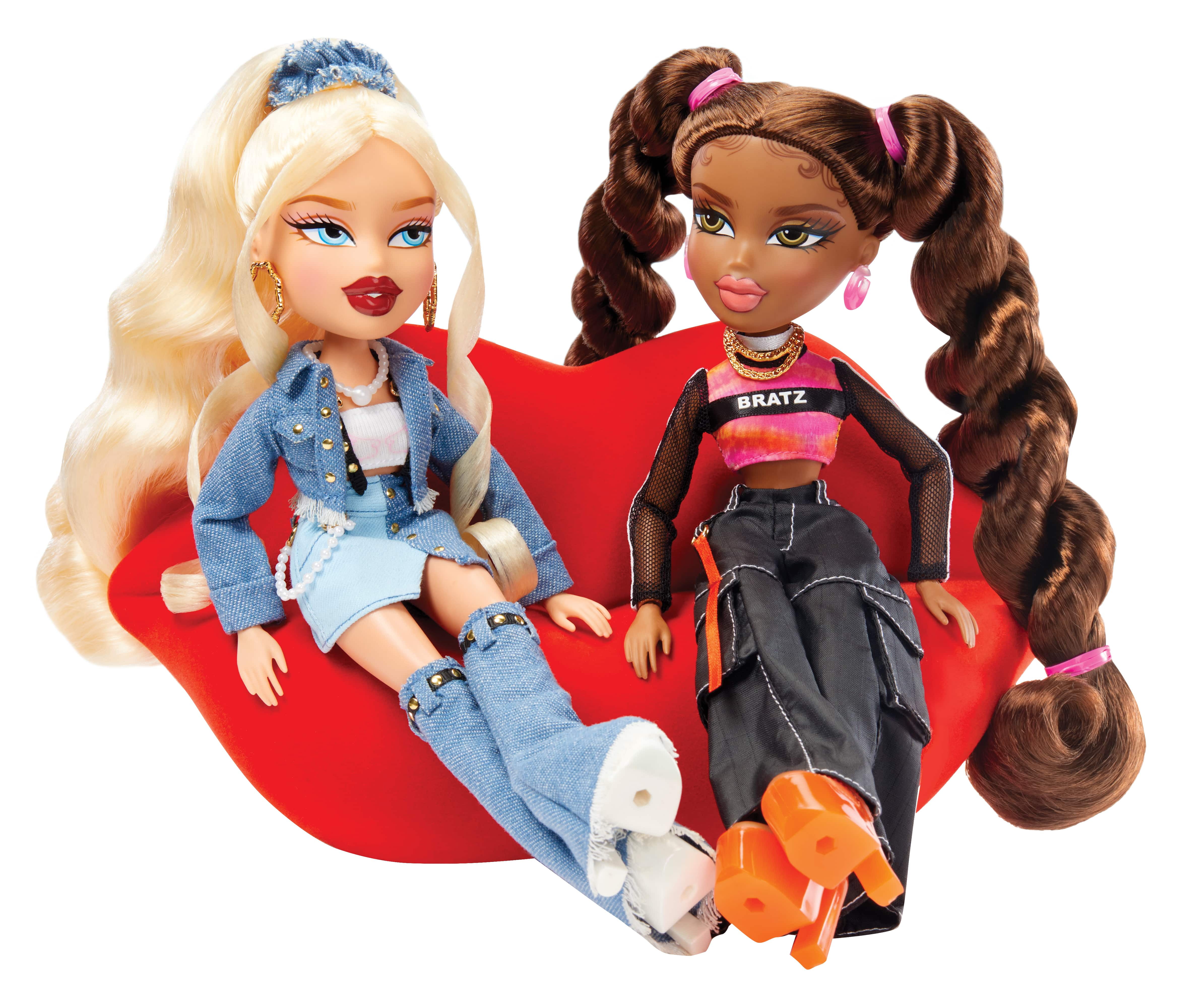 Bratz Funky Fashion Furniture Lip Couch Playset & Display, Fits 2 Dolls