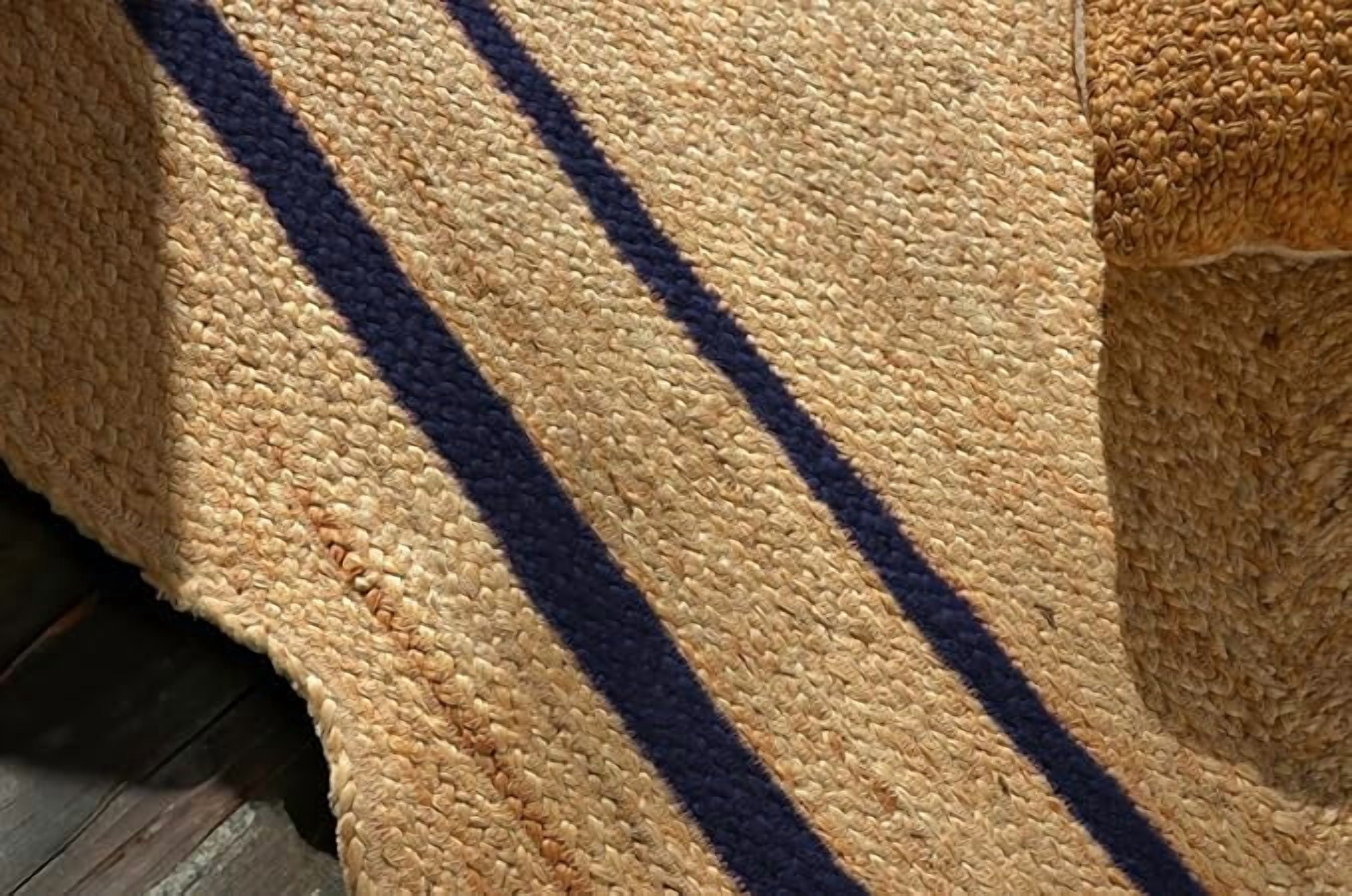 2.6x5 Ft Navy Blue Border Premium Scalloped Jute Rug, Handcrafted Natural Braided Carpet for Living Room, Bedroom, Entryway, Hallway etc.
