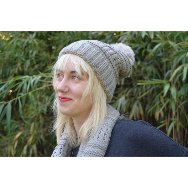 Ensemble Bonnet et Foulard pour Femmes Doublés de Fourrure avec Pompon