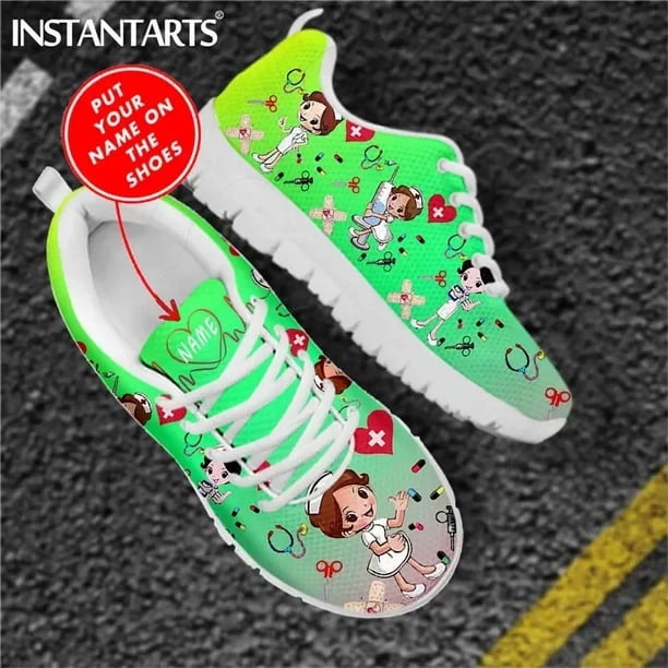 Zapatillas de deporte coloridas de enfermera con dibujos animados, zapatos para mujer con nombre personalizado, estampado de doctor, zapatos planos de malla con orgullo para damas, envío directo