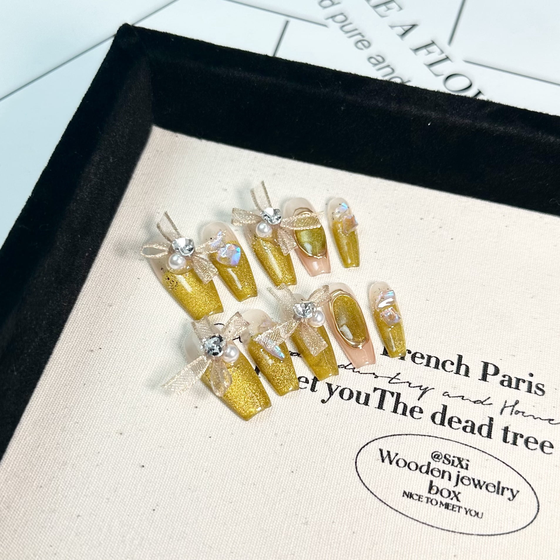 Hand-worn nail advanced sense summer yellow cat eye lace bow nail patch removable light luxury white