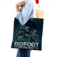 thumbnail image 4 of Bigfoot / Big Foot Bolso de tela con estampado de lienzo para mujer, bolsa de compras reutilizable y estética, con cremallera interior, regalo para mujer, 35 × 40 cm., 4 of 6