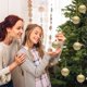 thumbnail image 4 of Paquete de 6 Bolas Navideñas Multicolores de 6 Cm de Plástico Irrompible para Árbol de Navidad | Acabado Mate Brillante | Decoración Navideña Fácil de Colgar para Regalar En Casa o En Fiestas, 4 of 6