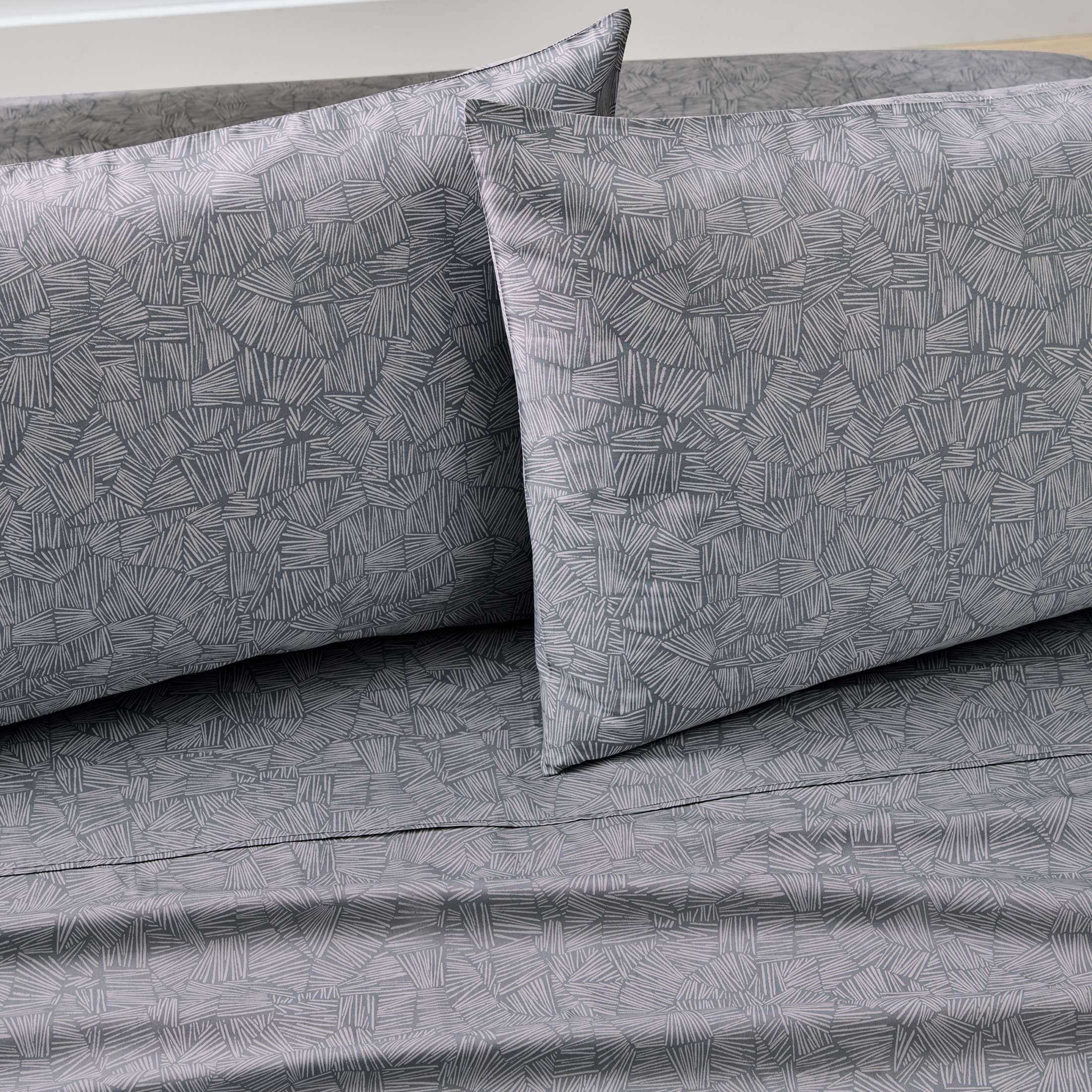 Better Homes & Gardens 2-Piece 300 Thread Count Cotton Percale Ziggy Geo Print Grey Flannel Pillowcases, King