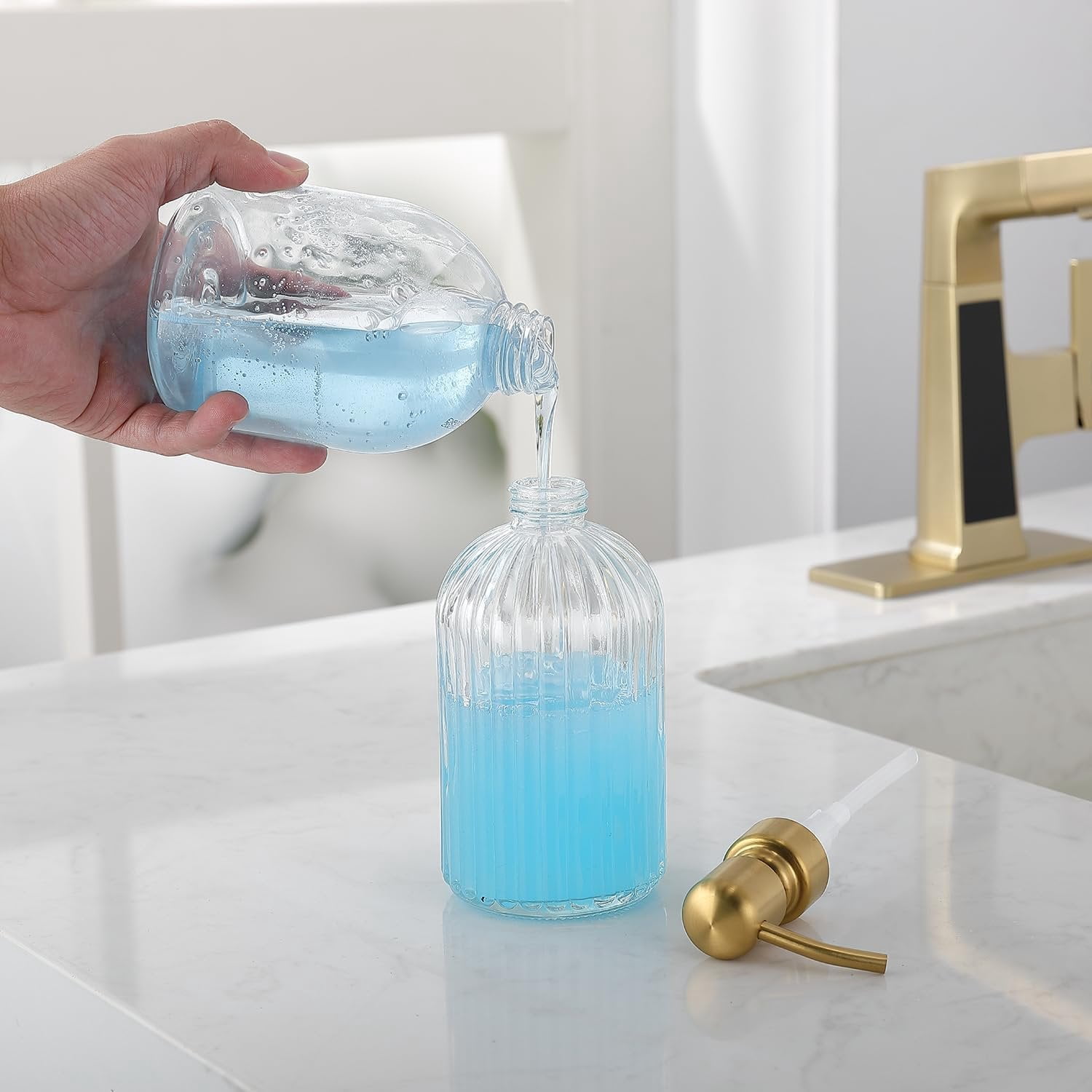 Refillable Glass Kitchen Soap Dispenser,16oz Bathroom Soap Dispenser with Vertical Strip,Golden 304 Stainless Steel Pump , Clear Thick Glass,for Modern  Decor, Countertop, Hotel