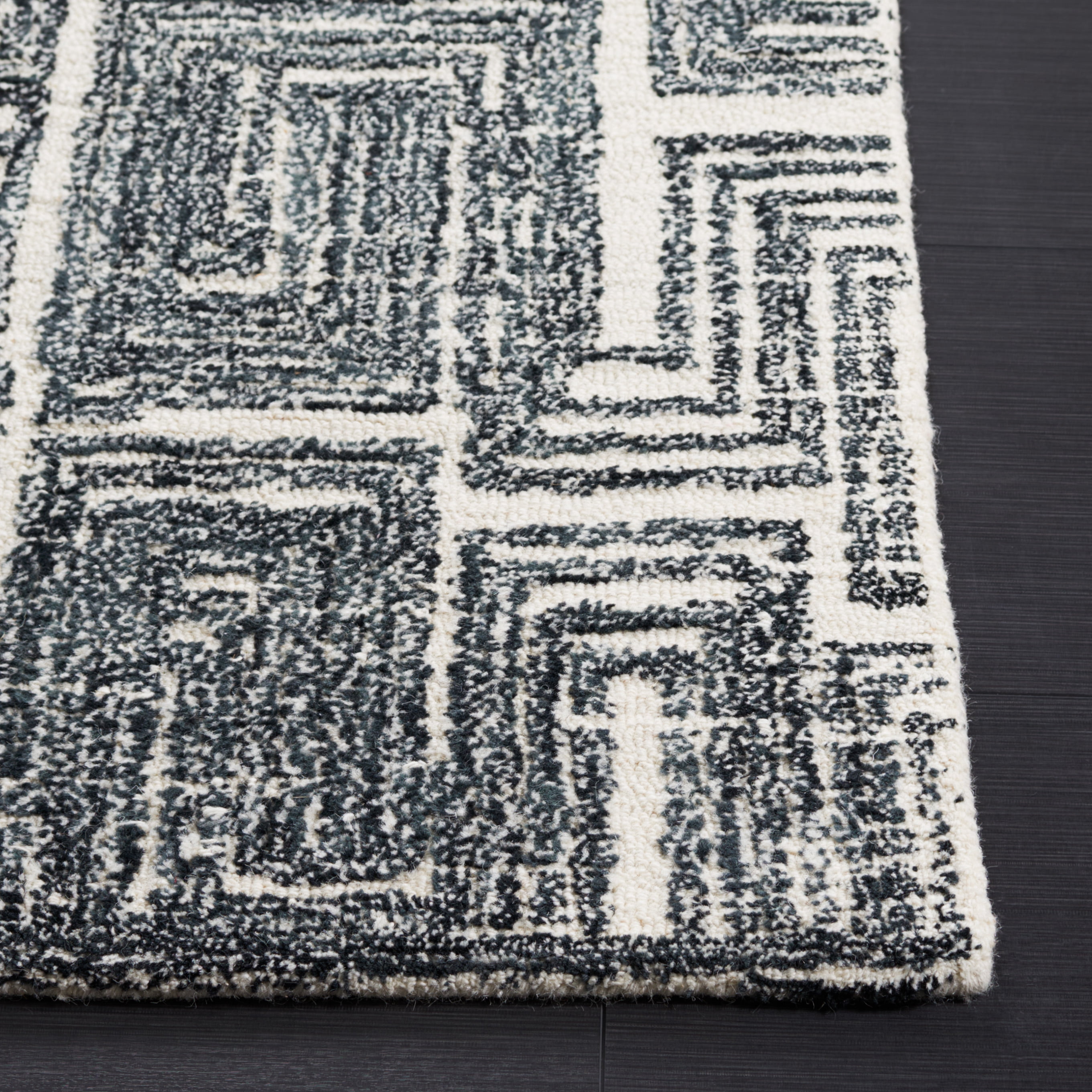 SAFAVIEH Metro Fulton Distressed Area Rug, Black/Ivory, 3' x 5'