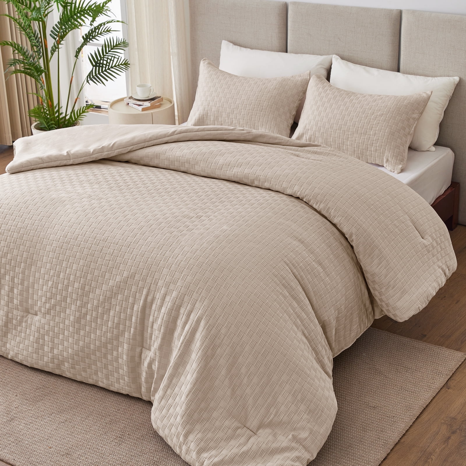 Whale Flotilla 3-Piece Jacquard Braid Ultra Soft King Comforter Set, Luxury Reversible Microfiber Oversized Comforters Bedding Set with 2 Pillowcases, Lightweight Duvet for All Seasons, Beige