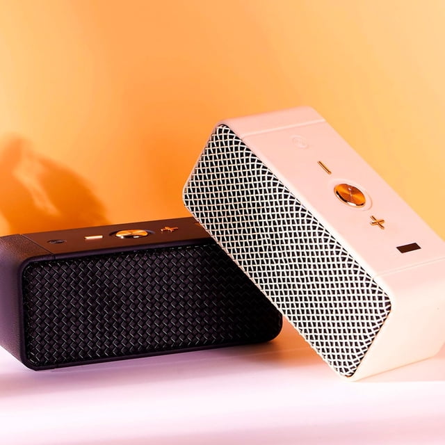 BOCINA BLUETOOTH PORTÁTIL SONIDO ENVOLVENTE ESTÉREO DE 360°.