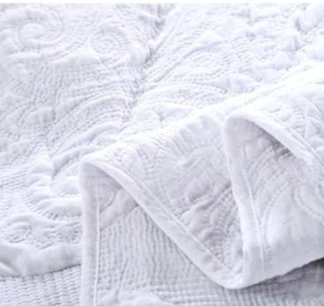DBOZE 100% Cotton Lightweight Embroidered Quilt Set – Soft, Cozy Bedspread, High-Density Fabric, King/Cal King, White