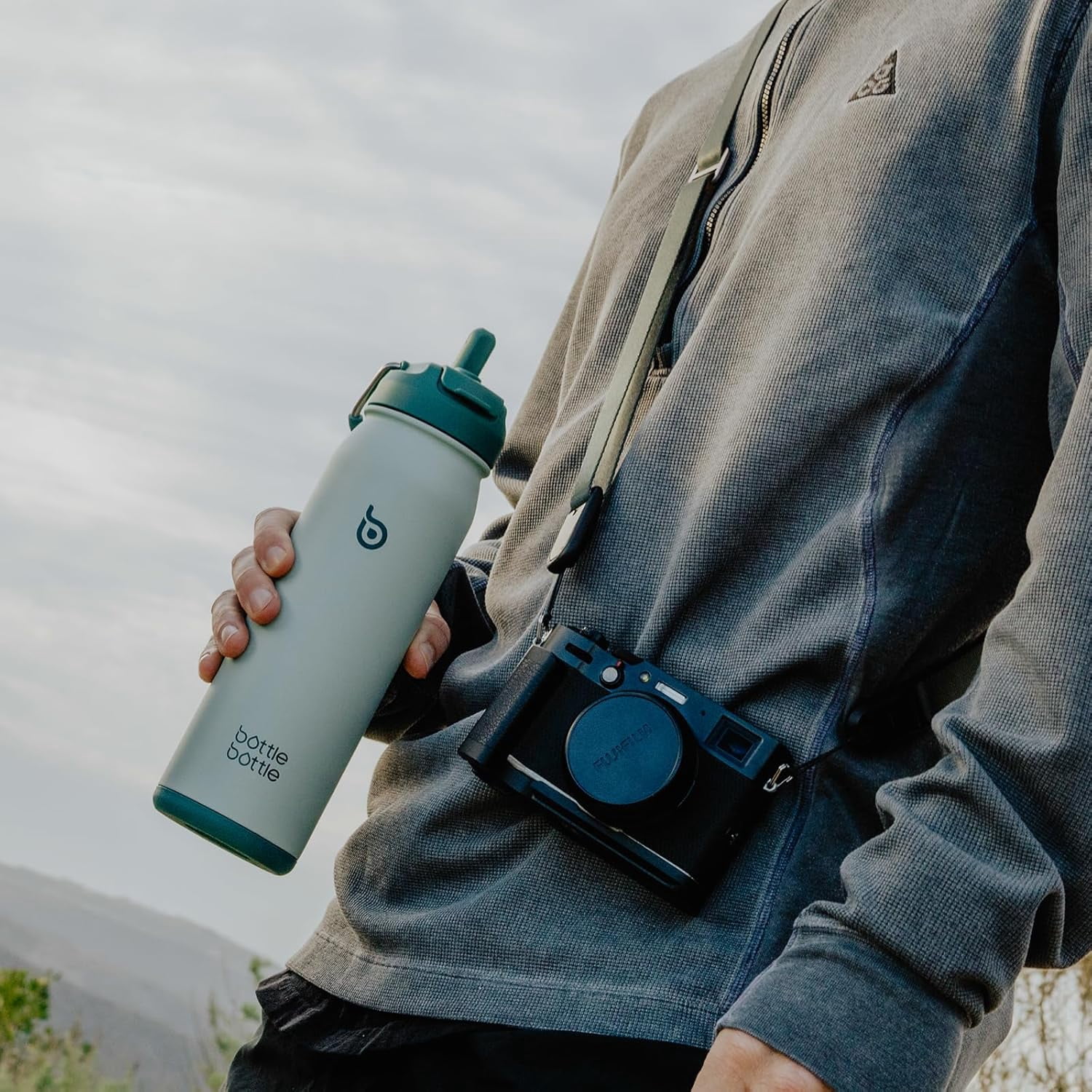 BOTTLE BOTTLE 24 oz sports water bottle stainless steel insulated water bottle with straw and pills holder green