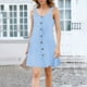 thumbnail image 5 of Camisón de poliéster para mujer, vestido de tirantes con cuello en V y botones para vacaciones de primavera y verano., 5 of 7