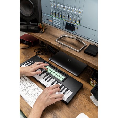 NOVATION Launchkey Mini 37 Mk4(ノベーション)(ラウンチキー)(37鍵盤ミニ・USB・MIDIコントローラー)【ソフトシンセ PLAY無償DL対応】【Stei...