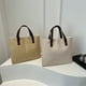 thumbnail image 1 of Bolso de hombro casual para mujer Bolso de mano Bandolera | Bolso bandolera con correa ajustable | Poliéster | Diseño elegante y holgado | Opciones de color caqui beige | 32x27cm | Ligereza |, 1 of 5
