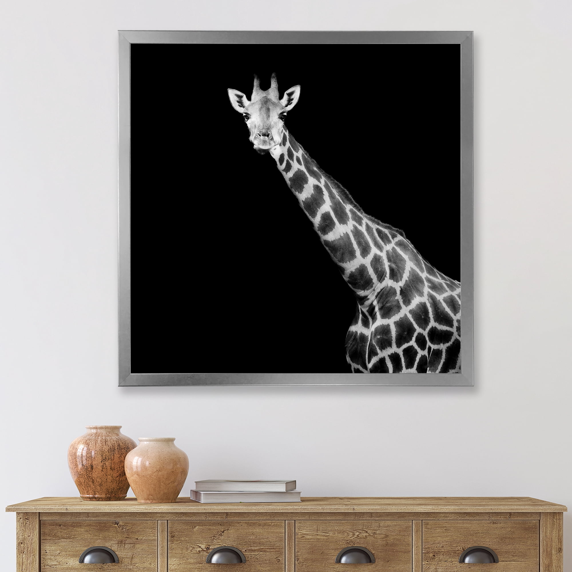 Designart 'Close Up Portrait Of A Giraffe On Black I' Farmhouse Framed Art Print
